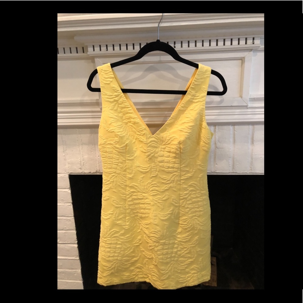 Lilly Pulitzer dress. Soft yellow. Size 4